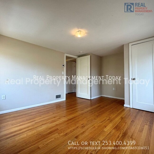 Building Photo - 3122 S 11th St