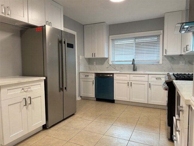 Building Photo - 501 Wilmington Dr