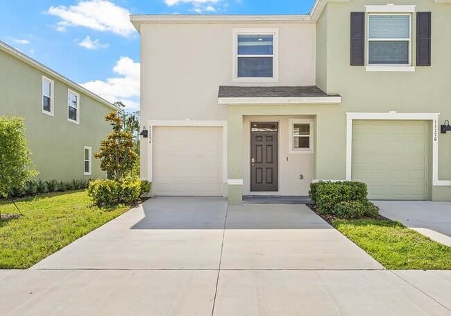 Primary Photo - BEAUTIFUL Town Home For Rent in Angeline!