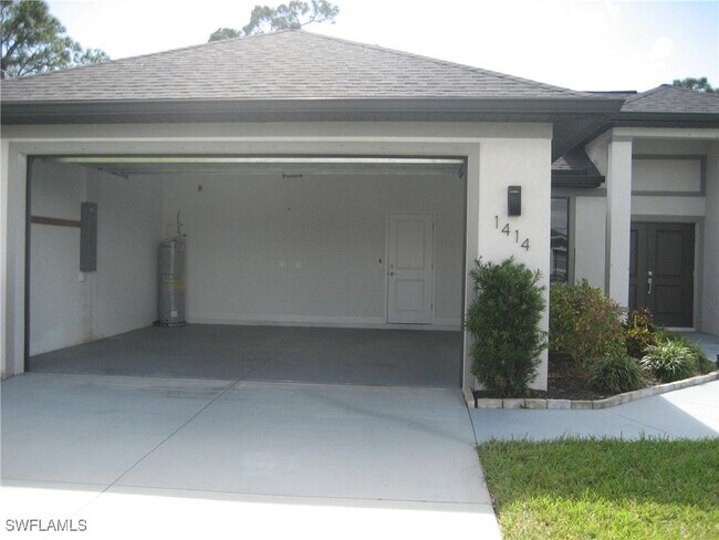 Building Photo - 1414 SW 16th Terrace