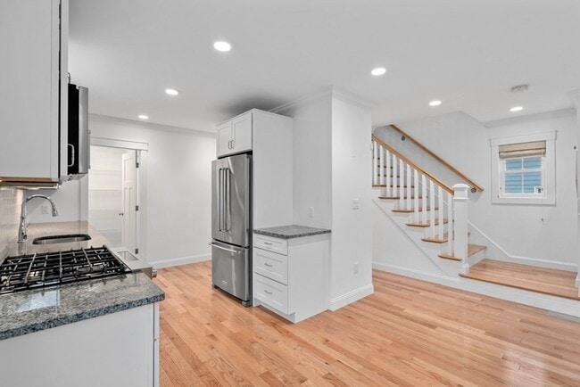 Building Photo - 17 Vernon St