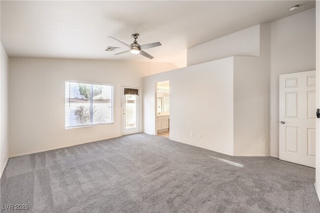 Building Photo - 1851 Vista Pointe Ave