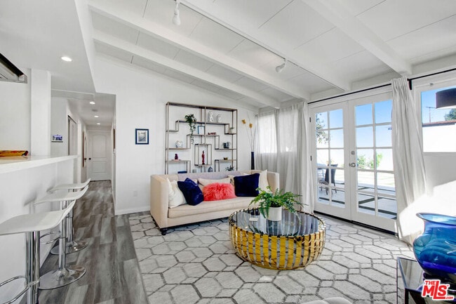 Building Photo - 6440 Rhea Ave