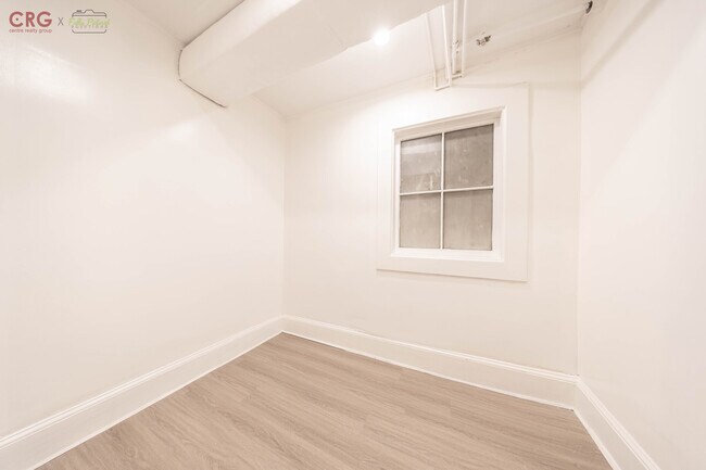 Building Photo - 1726 Beacon St