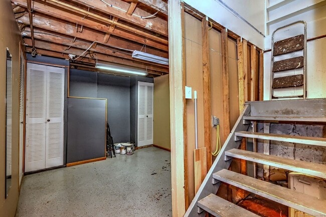 Building Photo - 55 Lantern Park Dr