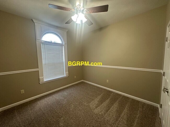 Building Photo - 4 BD 2 BA