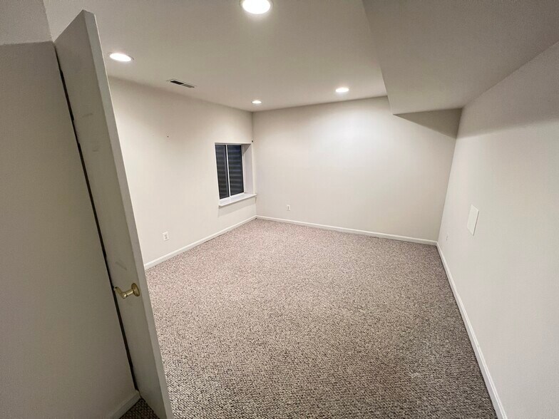 Building Photo - 10623 Red Wine Ct