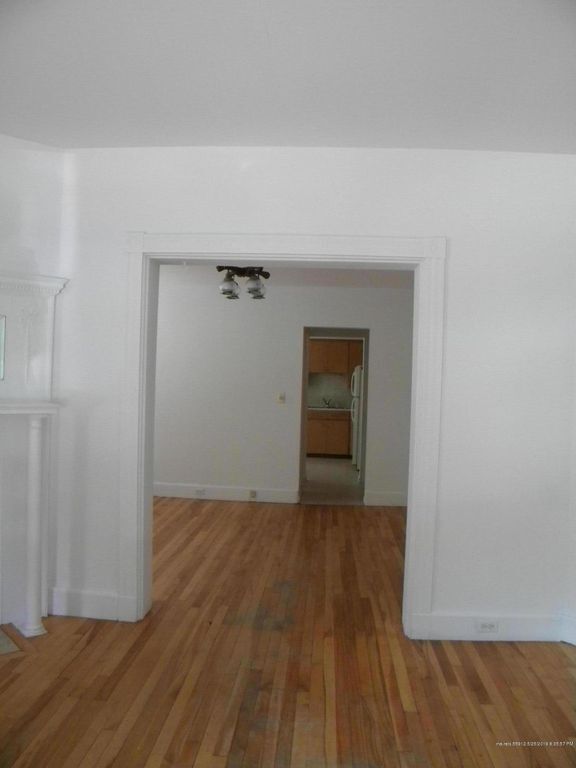 Building Photo - 158 College St