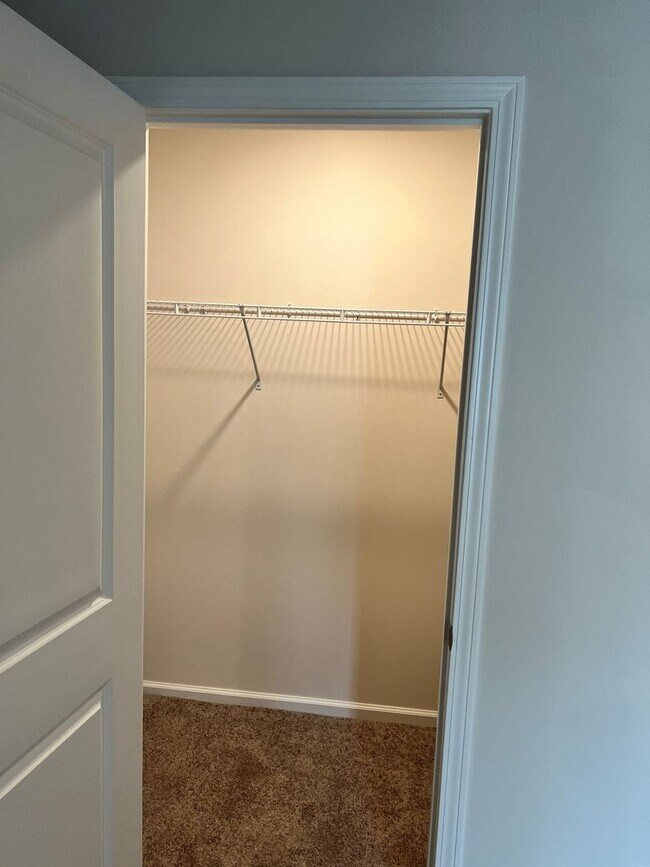 Building Photo - 23 Vineyard Pl