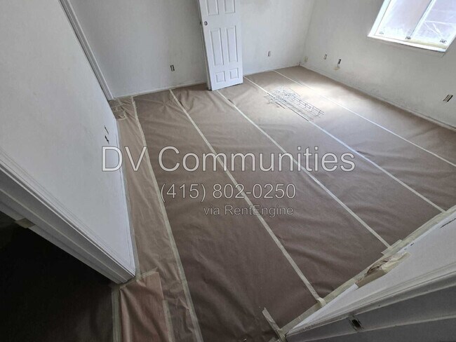 Building Photo - 2820 SW Juniper Ave