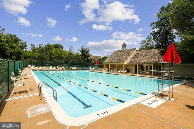 Building Photo - 10940 Brewer House Rd