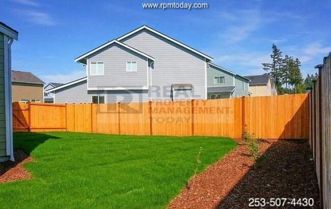 Building Photo - MOVE IN READY! Gorgeous 4 Bedroom! Upgrade...