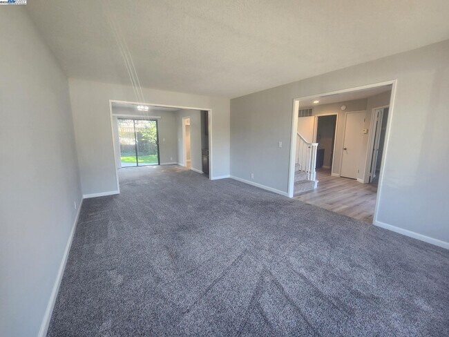 Building Photo - 2910 Yorkshire Ct