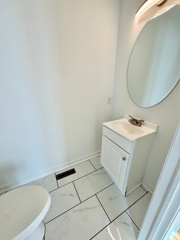 Building Photo - 1214 Bainbridge St