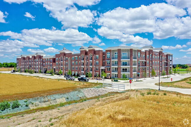 Newman Village Apartments - Frisco, TX | Apartment Finder