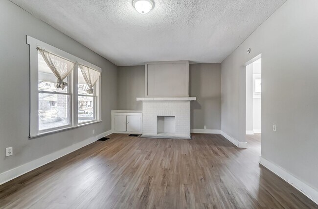 Building Photo - Three Bedroom Home for Lease in Dayton!