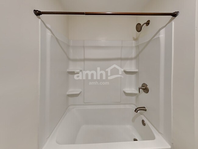 Building Photo - 1327 Weatherbrook Cir