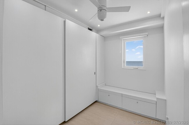 Building Photo - 4511 S Ocean Blvd