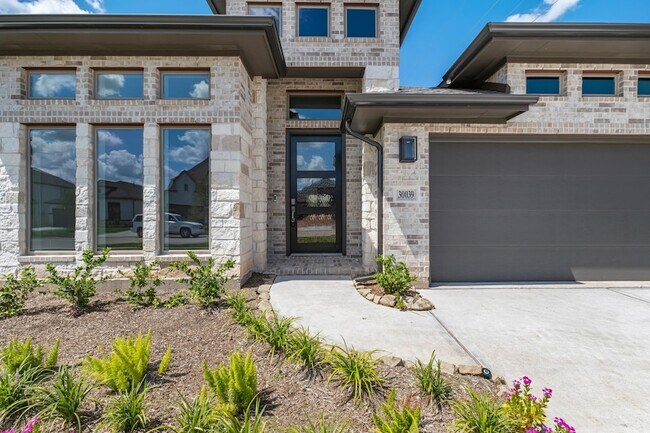 Building Photo - 30039 Gold Finch Pl
