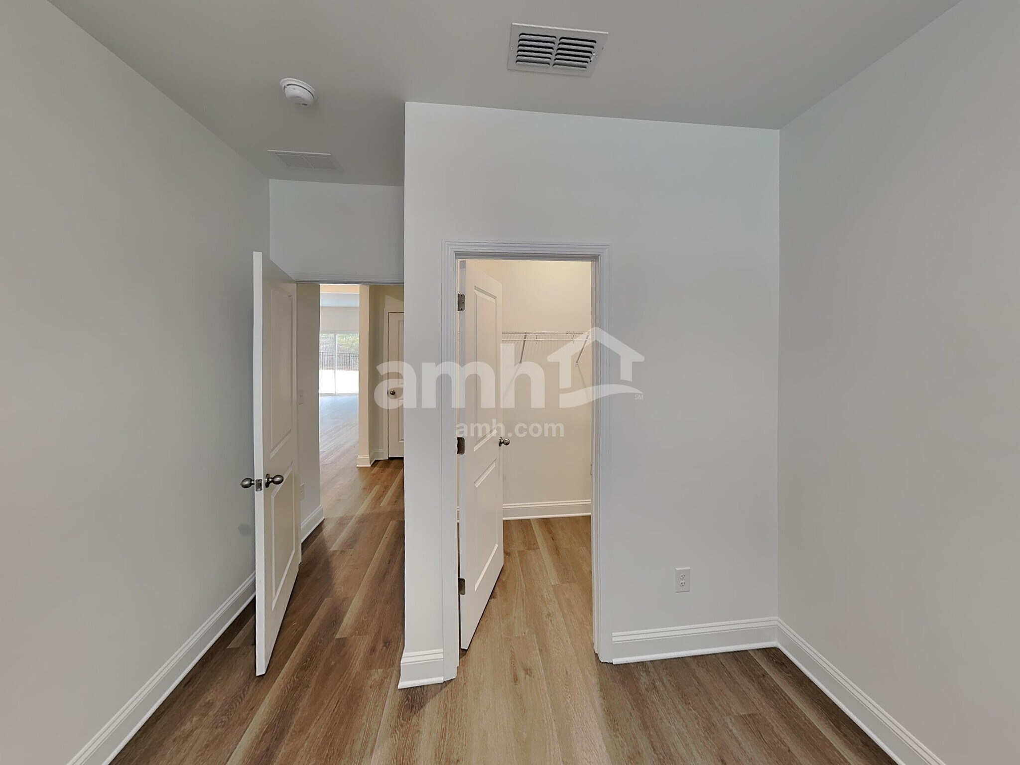 Building Photo - 5014 Twin River Dr