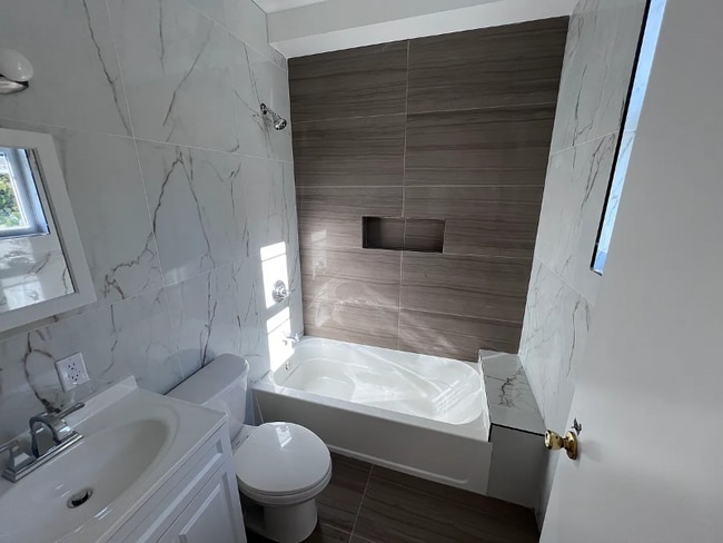 Building Photo - 500 Central Ave