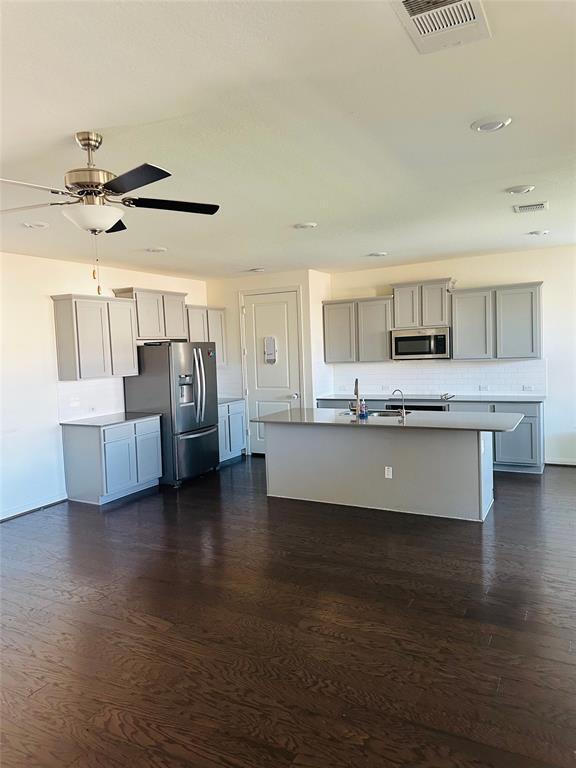 Building Photo - 608 Sixpence Ln