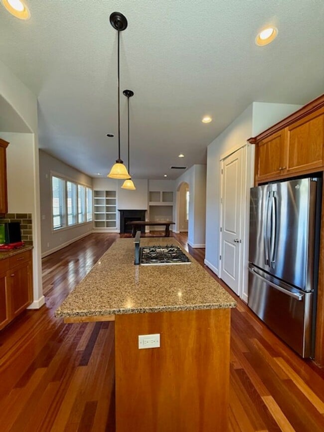 Building Photo - Stunning 4-Bedroom Aspen Rim Home in Bend!