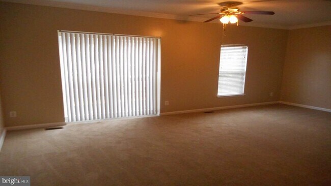 Building Photo - 8085 Horseshoe Cottage Cir