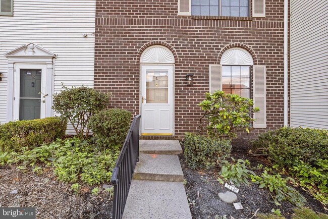 Building Photo - 6 Van Buren Pl