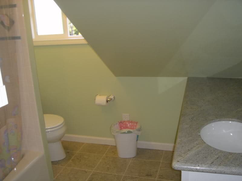 Upstairs bathroom - 908 23rd Ave