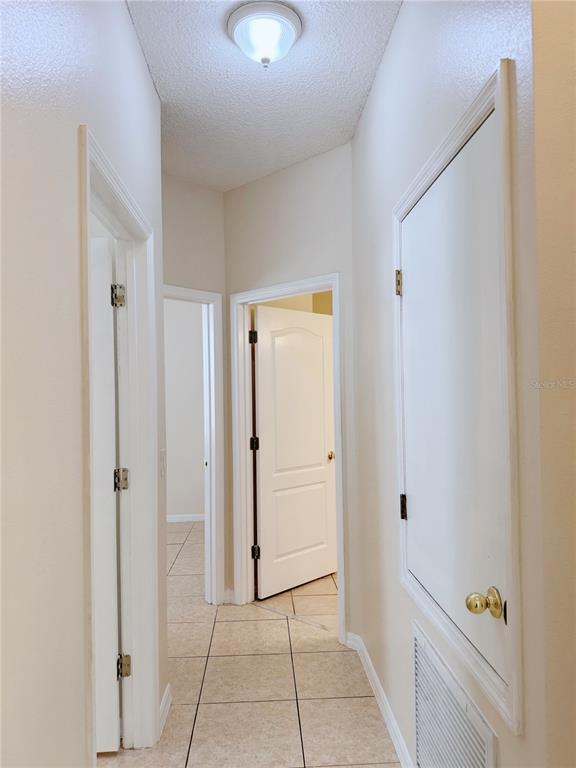 Building Photo - 4932 Bellthorn Dr