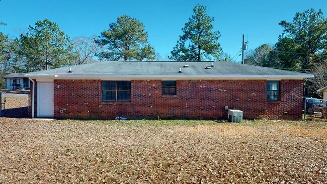 Building Photo - 125 Nann St