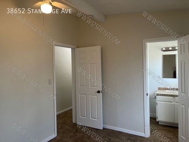Building Photo - 38652 Stanridge Ave