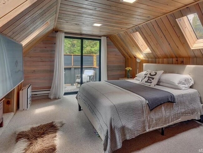 Building Photo - 4 Bedroom Single Family Home in South Lake Tahoe