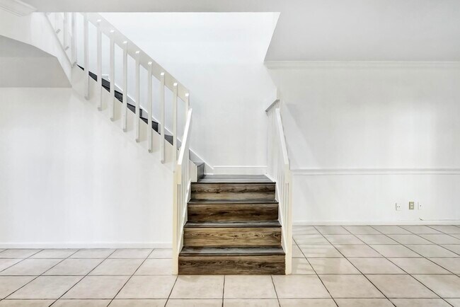Building Photo - 6372 Boca Cir