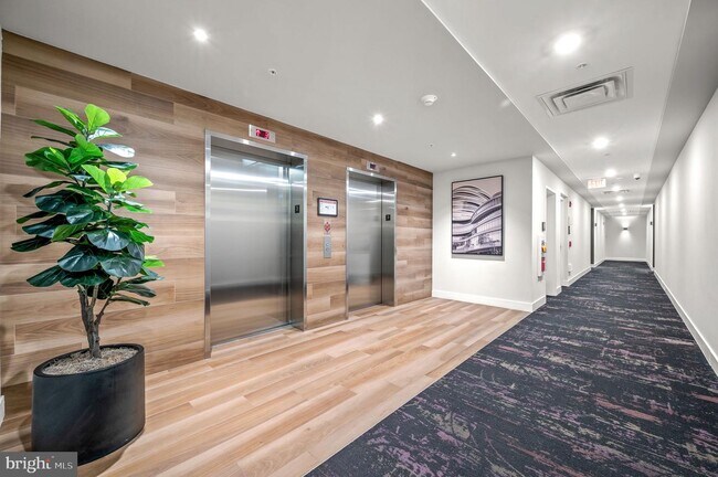 Building Photo - 575 S Goddard Blvd