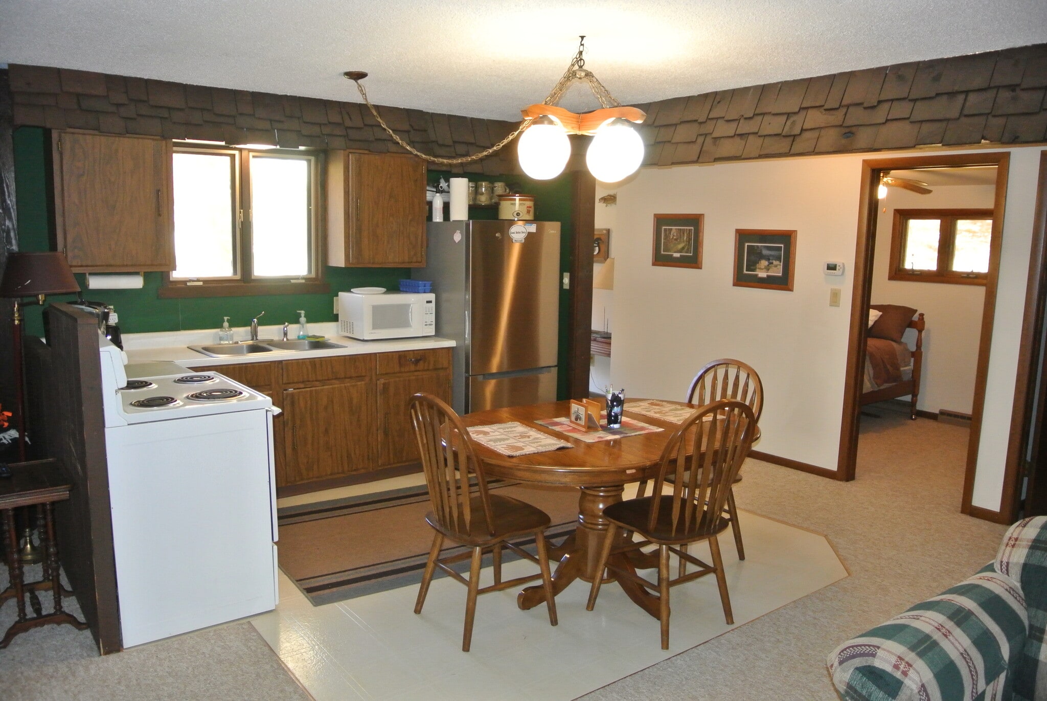 Building Photo - 8843 Lake Shore Dr