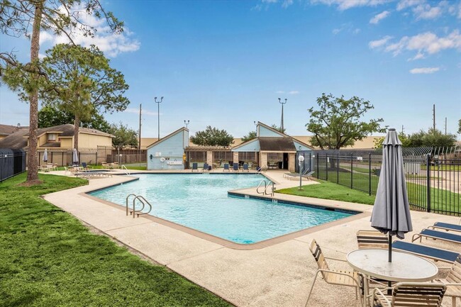 Building Photo - 13511 Windchase Ct
