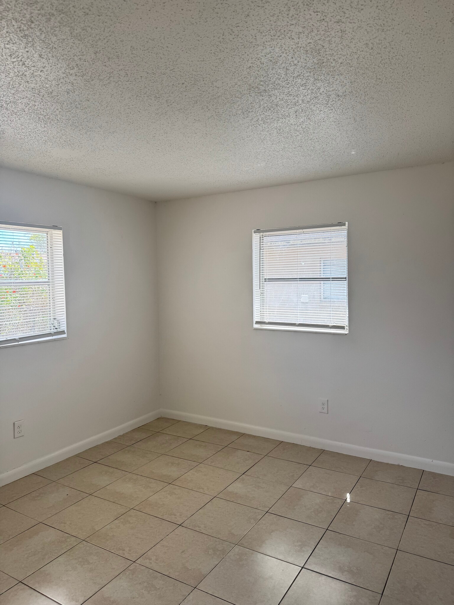 Building Photo - 5914 N Haverhill Rd