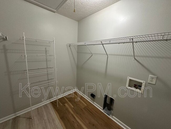 Building Photo - 59 Leigh Pl