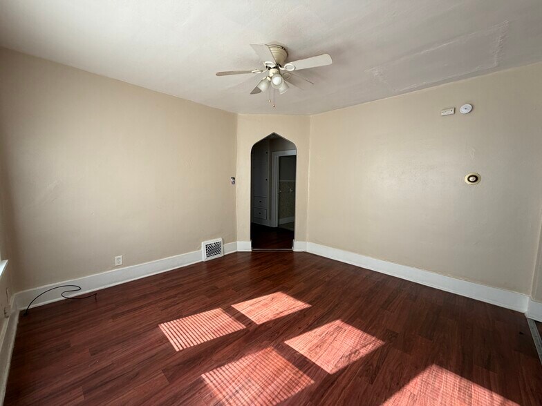 Building Photo - 1106 Roosevelt St