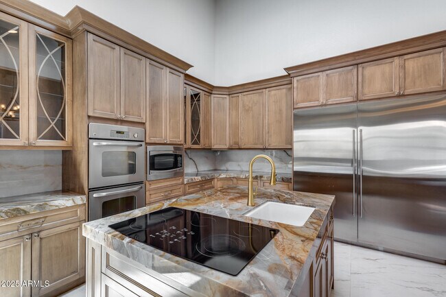 Building Photo - 8303 N 61st Pl