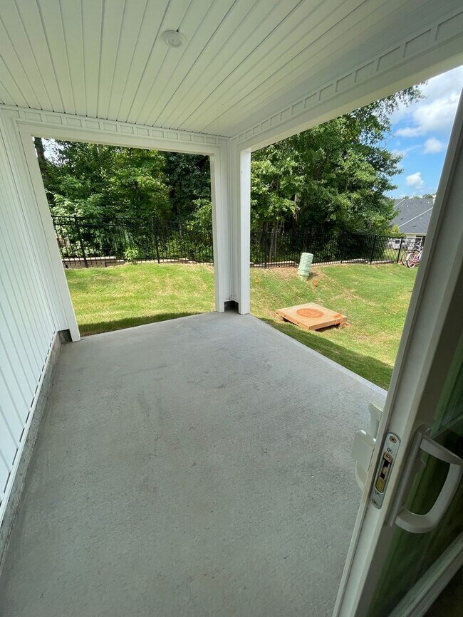 Building Photo - Brand  New!!!! 3 bedroom Townhome 2.5 Bath near Furman University !!!