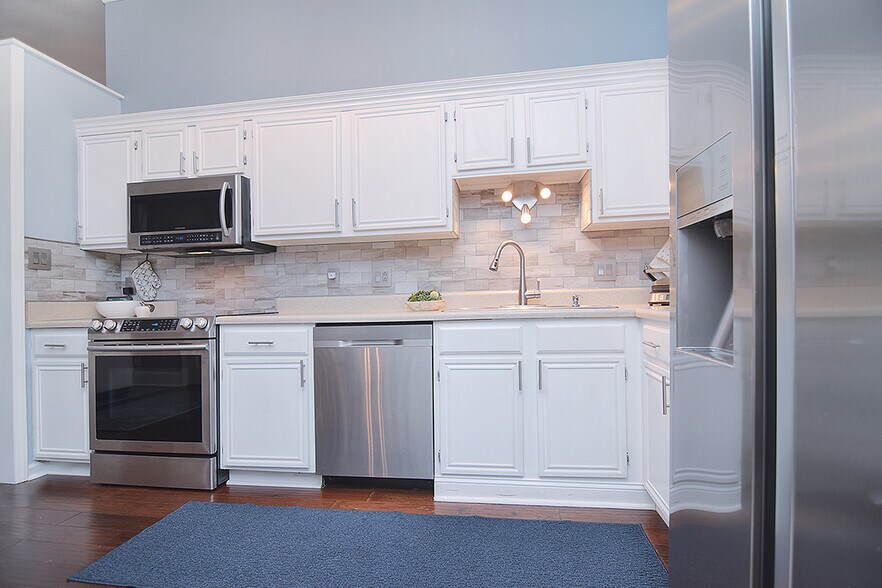 Building Photo - 16611 Glenfurness Dr