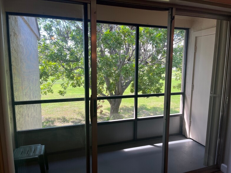 Building Photo - 2504 Bogey Ln