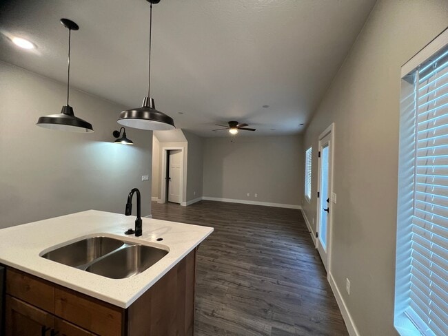 Building Photo - Available Now In Cross Hollow Hills