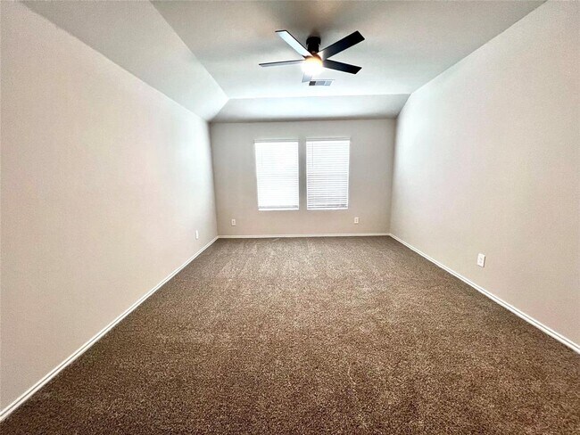 Building Photo - 211 Wirecrested Dr