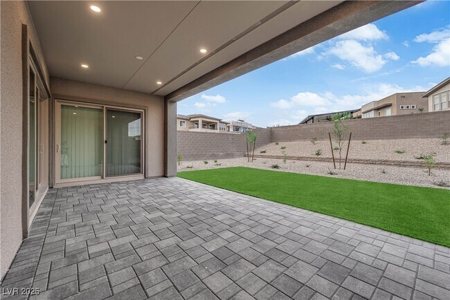 Building Photo - 10648 Stone Ledge Ave