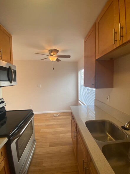 Building Photo - 2635 5th St