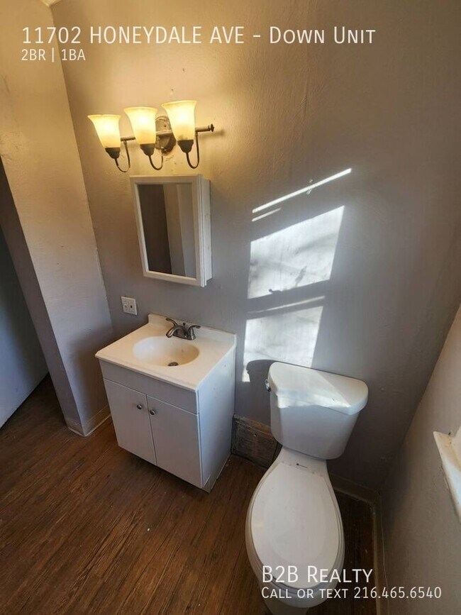 Building Photo - 11702 Honeydale Ave